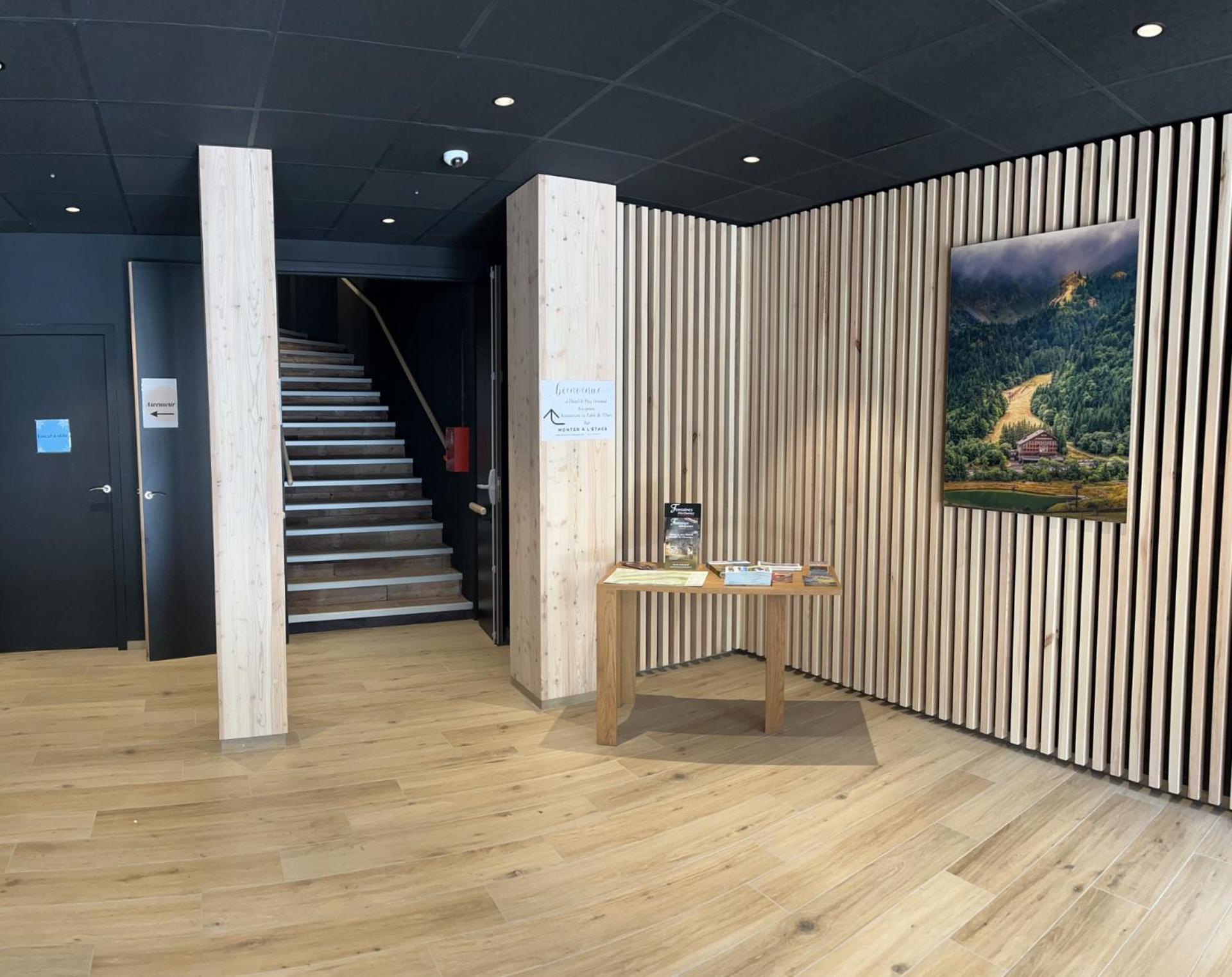 Logis Du Puy Ferrand Hotel