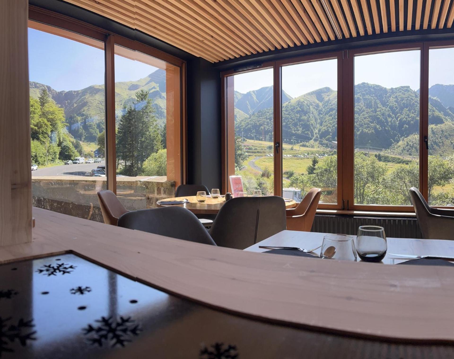 Du Puy Ferrand , Restaurant La Table De L'ours 3* Le Mont-Dore