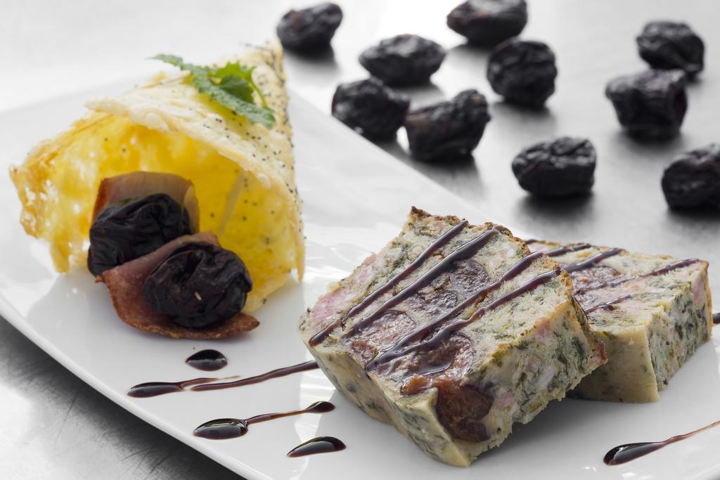 Du Puy Ferrand , Restaurant La Table De L'ours Le Mont-Dore