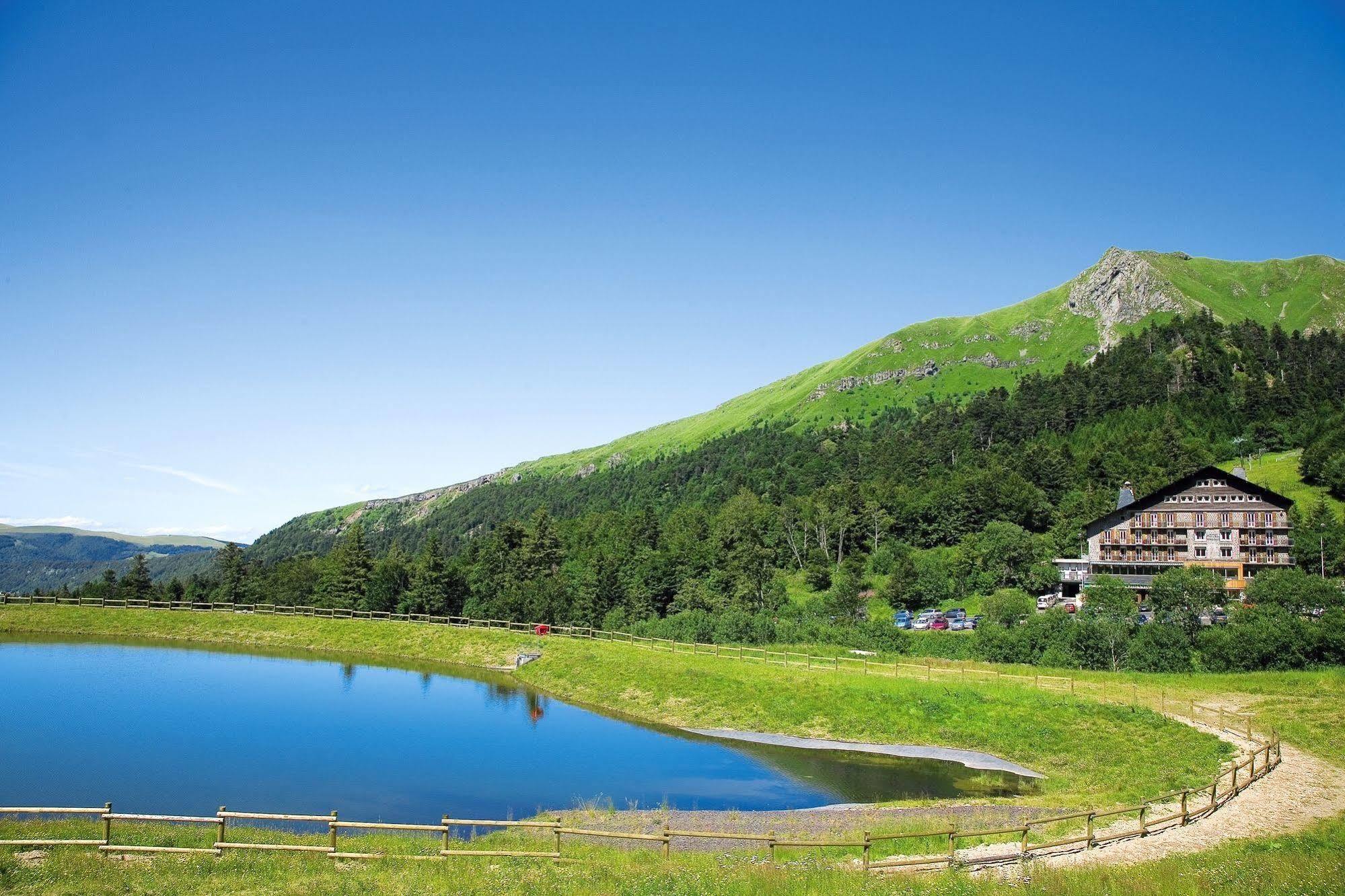 Du Puy Ferrand , Restaurant La Table De L'ours 3* Mont-Dore